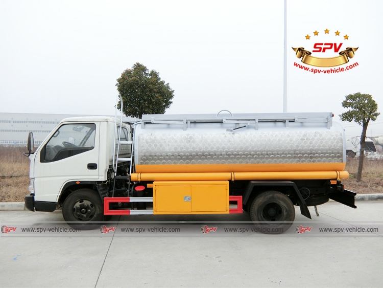 Side View of Stainless Steel Fuel Tanker JMC Side View of Stainless Steel Fuel Tanker JMC